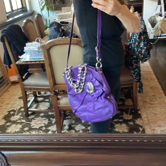 🛍💝HOST PICK💝🛍Exquisite VERSACE LEATHER BAG - Picture 5 of 15